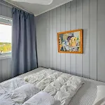 2 Bedroom Beautiful In * Gressvik