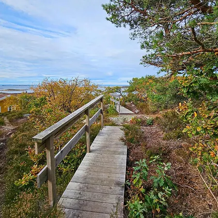 2 Bedroom Beautiful In Σπίτι διακοπών Gressvik