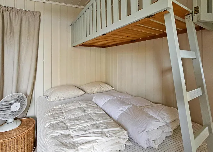 2 Bedroom Beautiful In 펜션 *