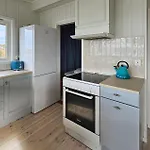 2 Bedroom Beautiful In Prázdninový dům *