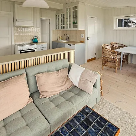 Feriehus 2 Bedroom Beautiful In