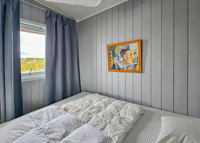 2 Bedroom Beautiful In * Gressvik